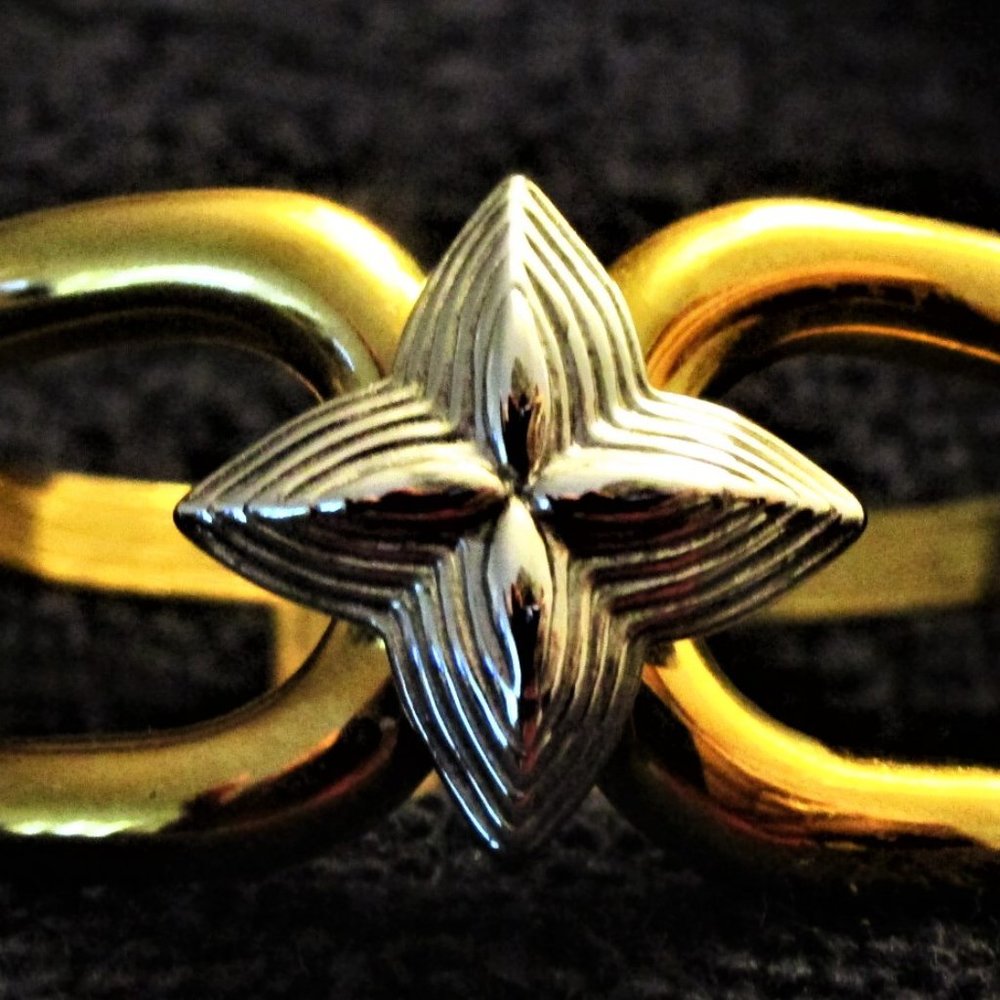 Snap it on or off in a second